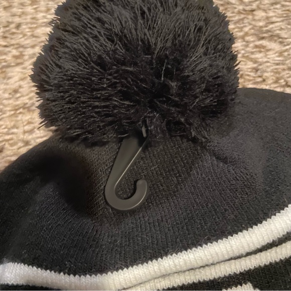 New Vans Pom Stocking/Beanie - Picture 4 of 6